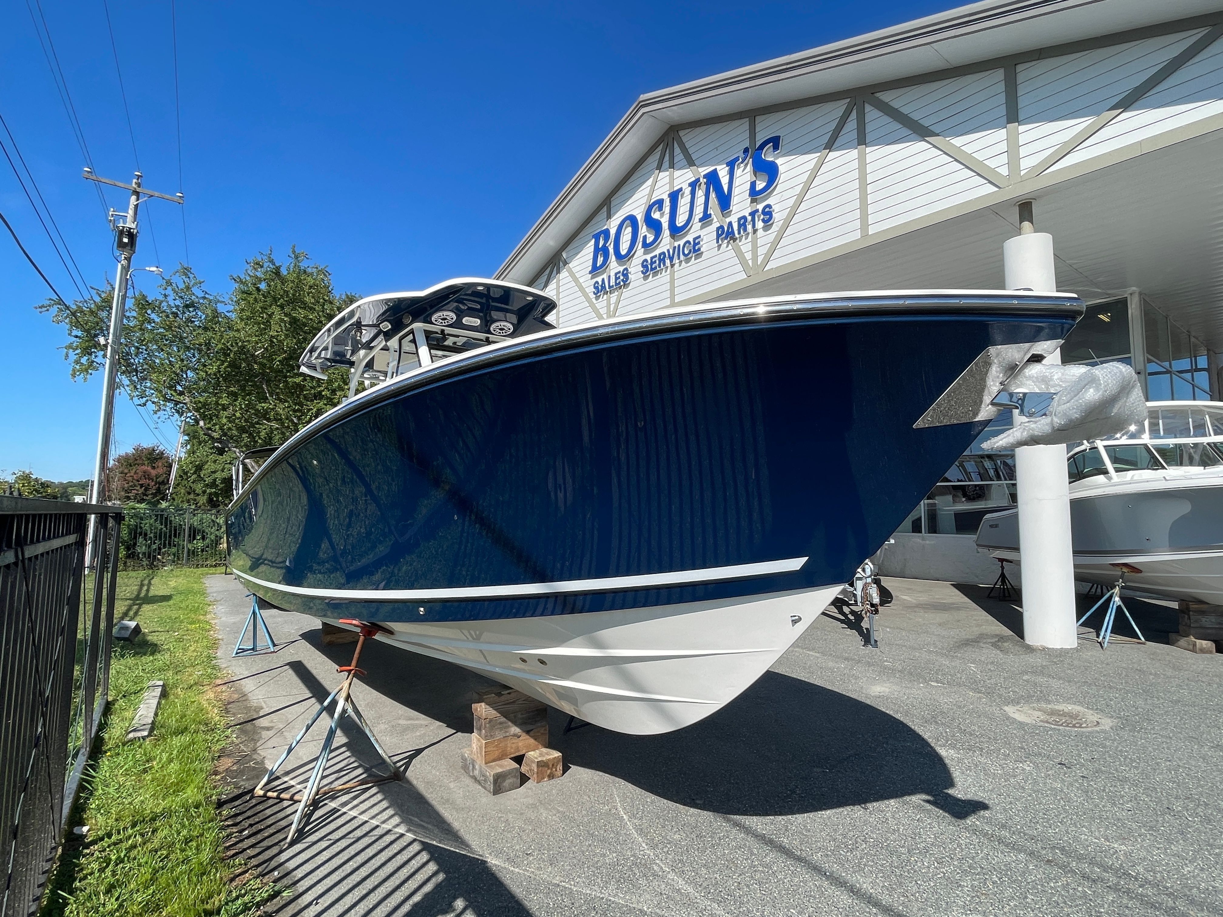 2026 COBIA 305 CC - Image 7