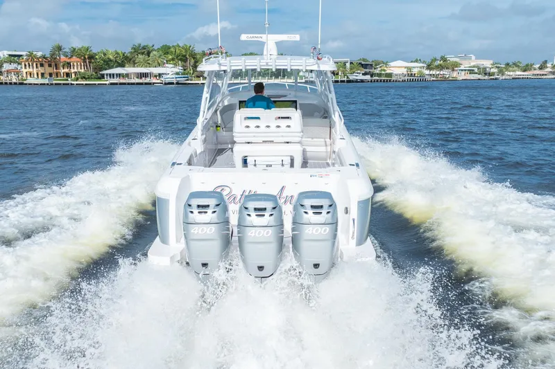 Patti Anne Yacht Photos Pics Intrepid 409 Valor Patti Anne - Stern View