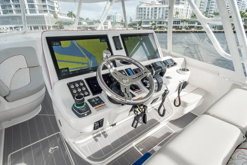 Patti Anne Yacht Photos Pics Intrepid 409 Valor Patti Anne - Helm