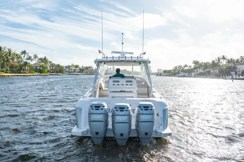 Patti Anne Yacht Photos Pics Intrepid 409 Valor Patti Anne - Stern View