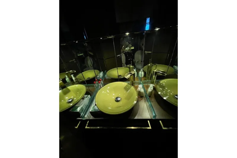 Andea Yacht Photos Pics Luxurious bathroom with yellow sinks on Tecnomar Nadara 26 Fly yacht, 2008 model.