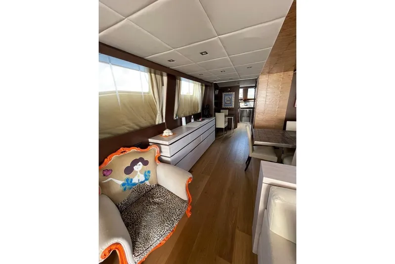 Andea Yacht Photos Pics Luxurious interior of 2008 Tecnomar Nadara 26 Fly yacht with elegant furnishings.
