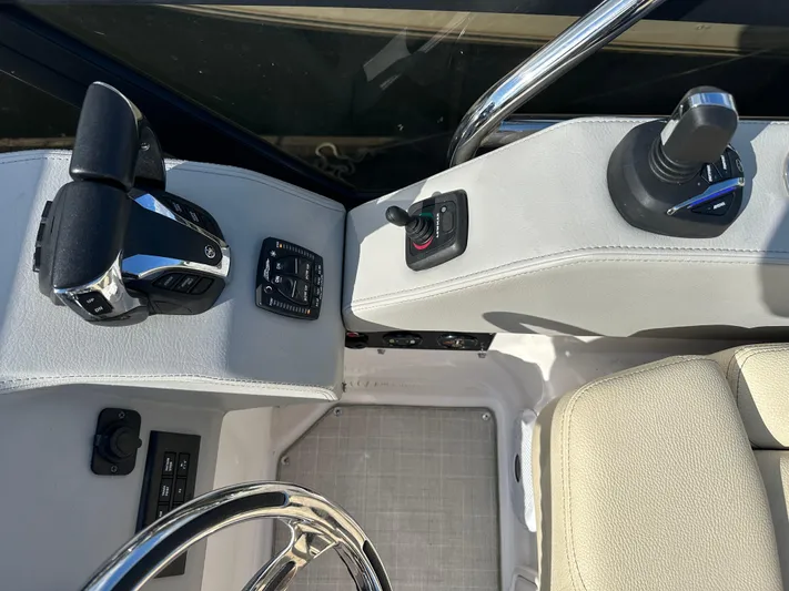 Vinovoyager Yacht Photos Pics 