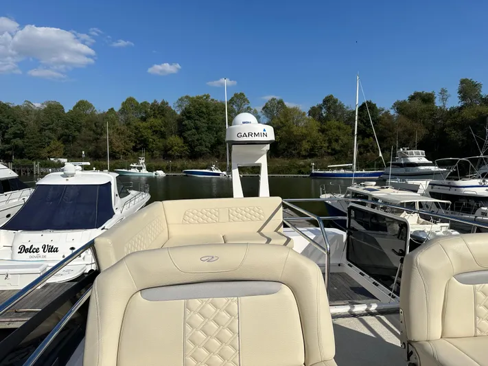 Vinovoyager Yacht Photos Pics 