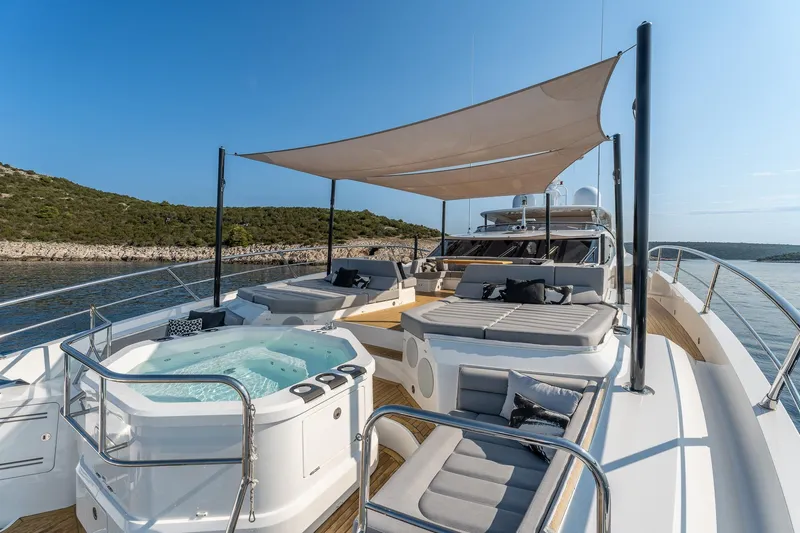 Noroader Yacht Photos Pics Luxurious 2020 Sunseeker 116 yacht with jacuzzi and sunbathing area on deck.