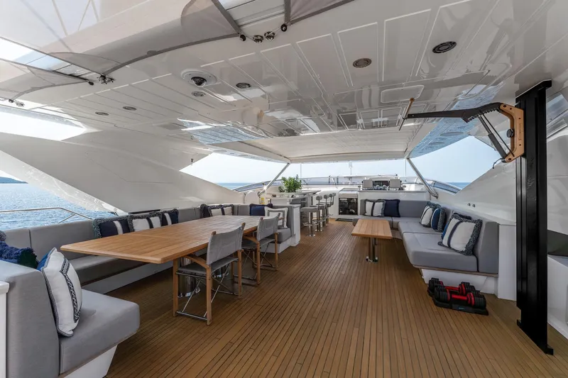 Noroader Yacht Photos Pics Luxurious 2020 Sunseeker 116 yacht interior with elegant seating and dining area.