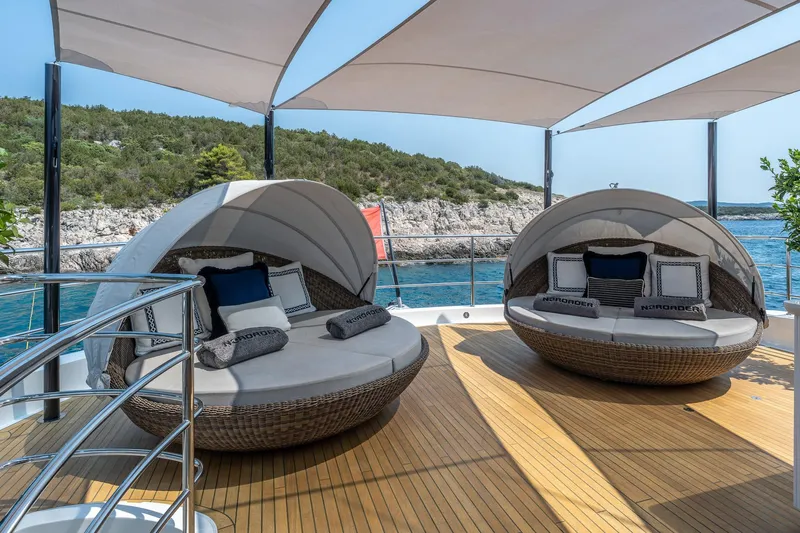 Noroader Yacht Photos Pics Luxurious Sunseeker 116 yacht deck with stylish outdoor seating, 2020 model.