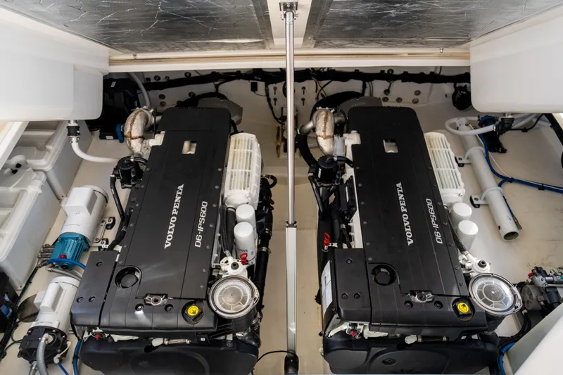  Yacht Photos Pics Engine room of 2022 Riviera 445 SUV with dual Volvo Penta D6-IPS600 engines.