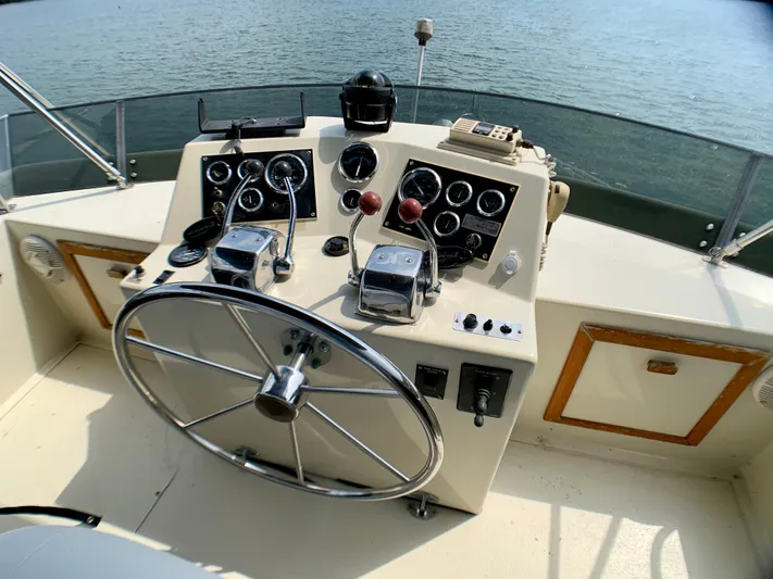 Paradise Falls Yacht Photos Pics 