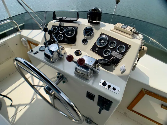 Paradise Falls Yacht Photos Pics 