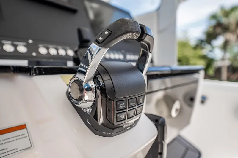  Yacht Photos Pics Throttle control on 2021 Everglades 335 Center Console boat dashboard.