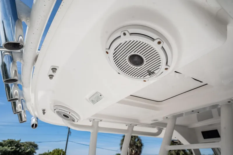  Yacht Photos Pics Speaker system on 2021 Everglades 335 Center Console boat, featuring sleek design and functionality.
