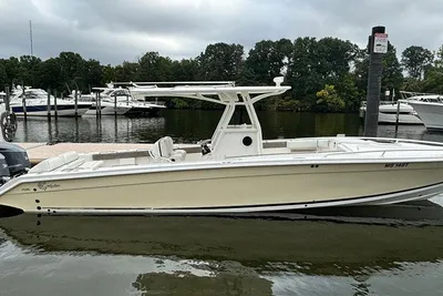 Marlago Fs 35 Center Console Cuddy