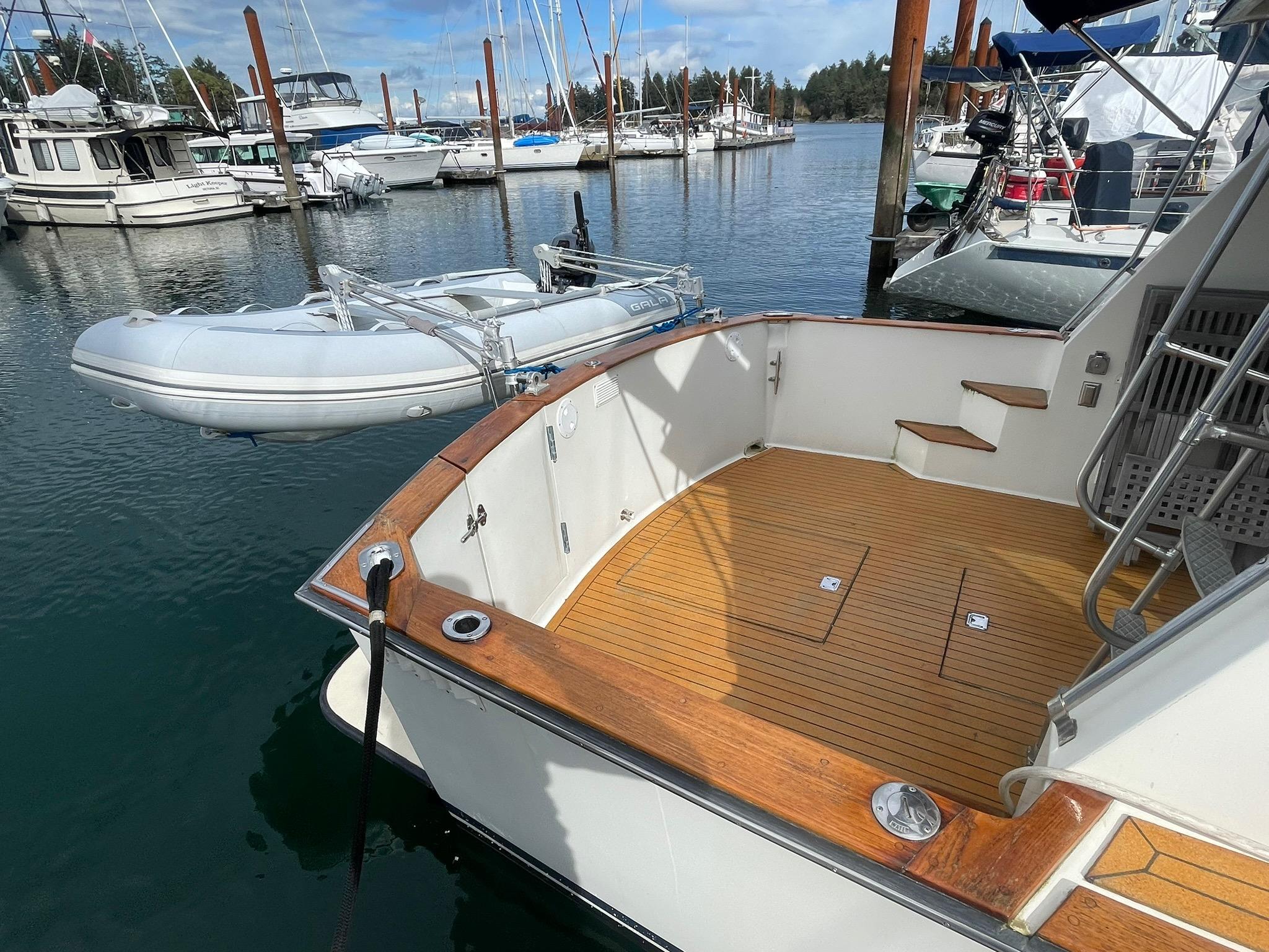 1981 Tollycraft 34 Convertible Sedan Flybridge for sale - YachtWorld