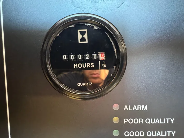 Encantado Yacht Photos Pics Hour meter showing 20.8 hours on NEEL 47, 2023 model, with quality indicators.