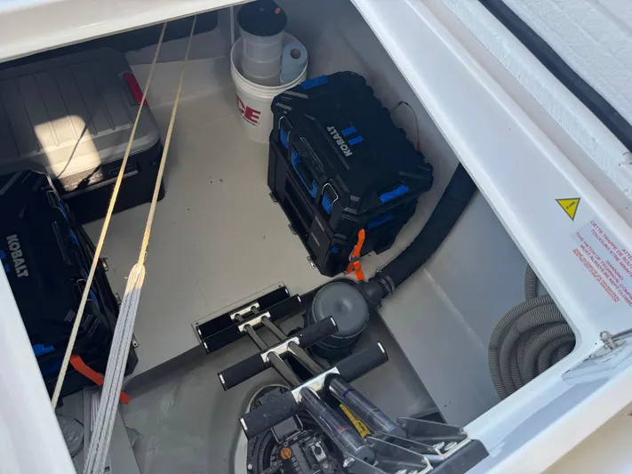 Encantado Yacht Photos Pics 