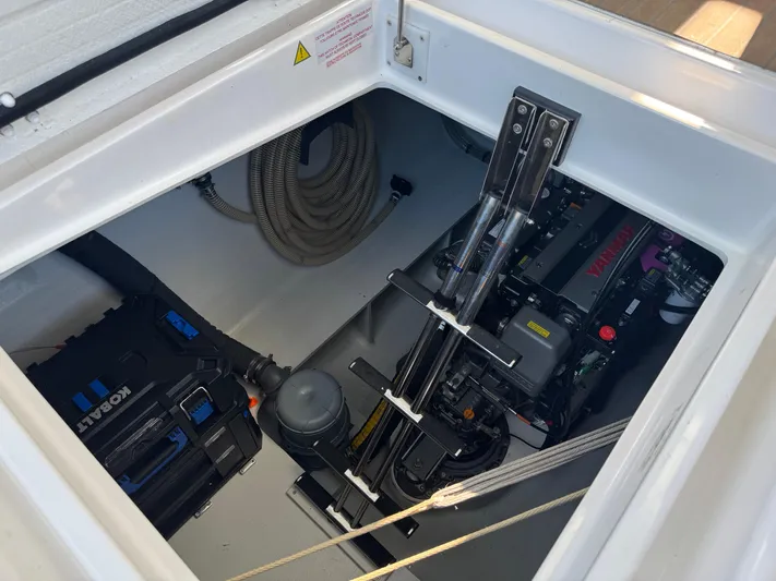 Encantado Yacht Photos Pics 