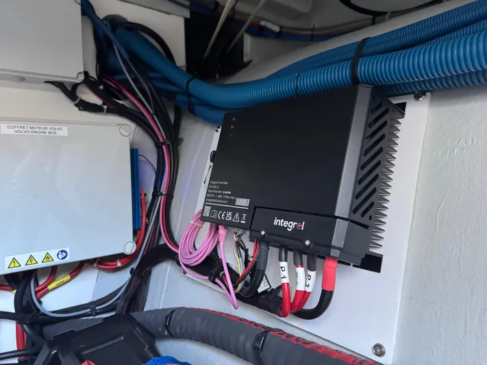 Encantado Yacht Photos Pics 