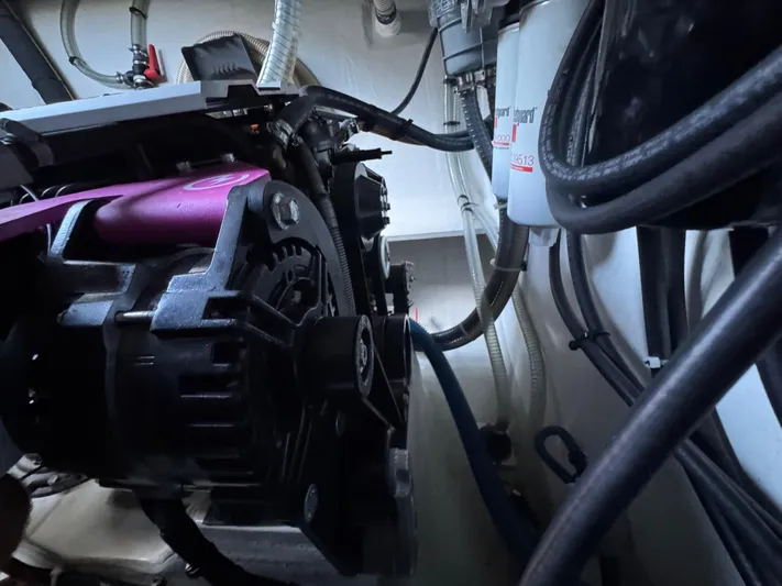 Encantado Yacht Photos Pics 