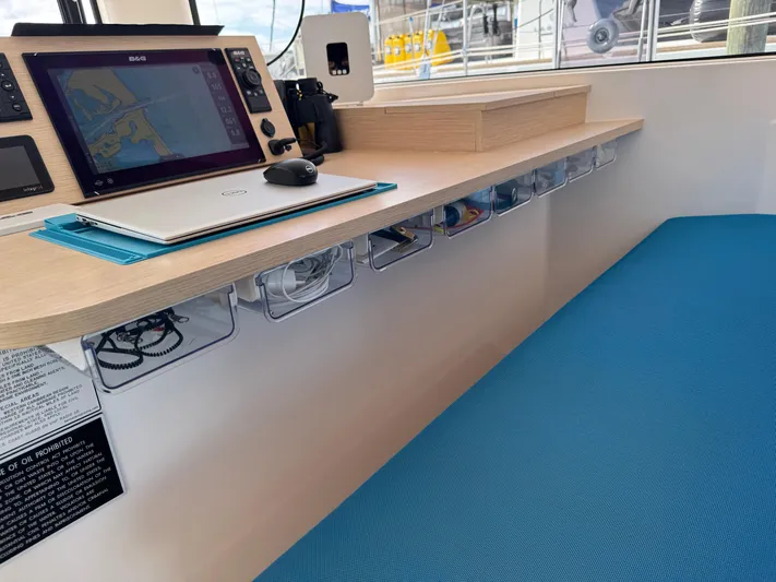 Encantado Yacht Photos Pics 