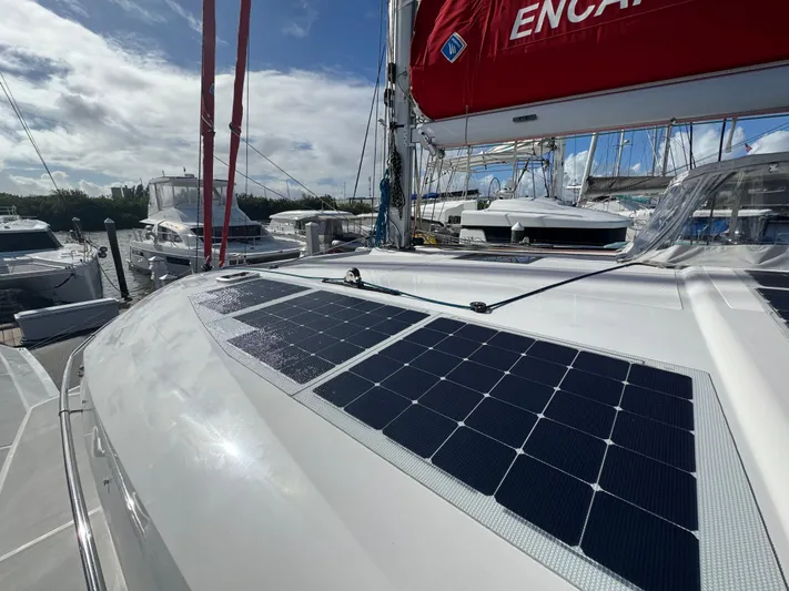 Encantado Yacht Photos Pics 