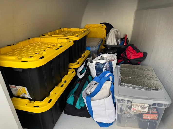 Encantado Yacht Photos Pics 