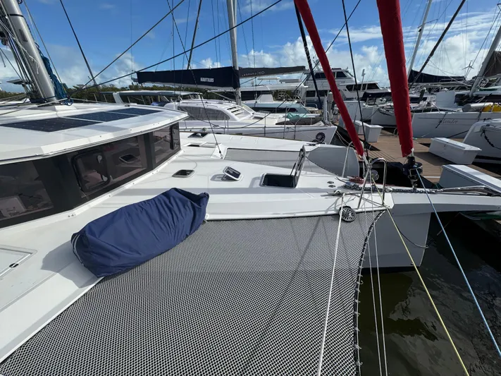 Encantado Yacht Photos Pics 