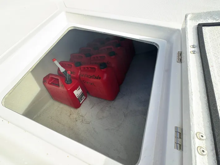 Encantado Yacht Photos Pics 