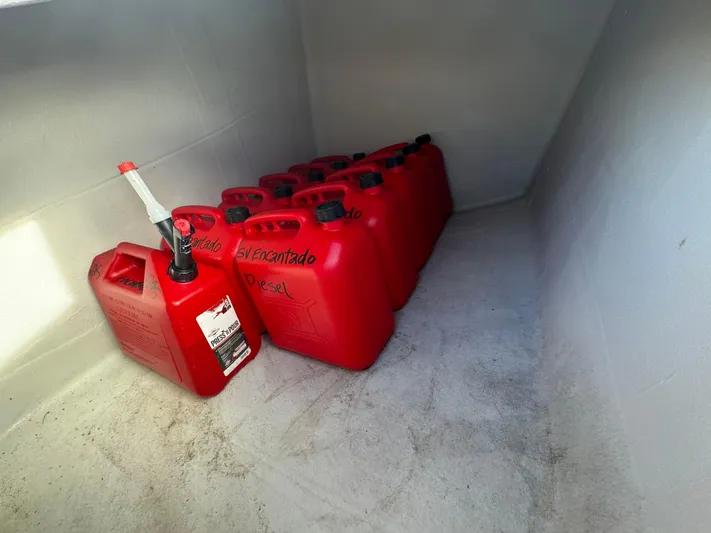 Encantado Yacht Photos Pics 