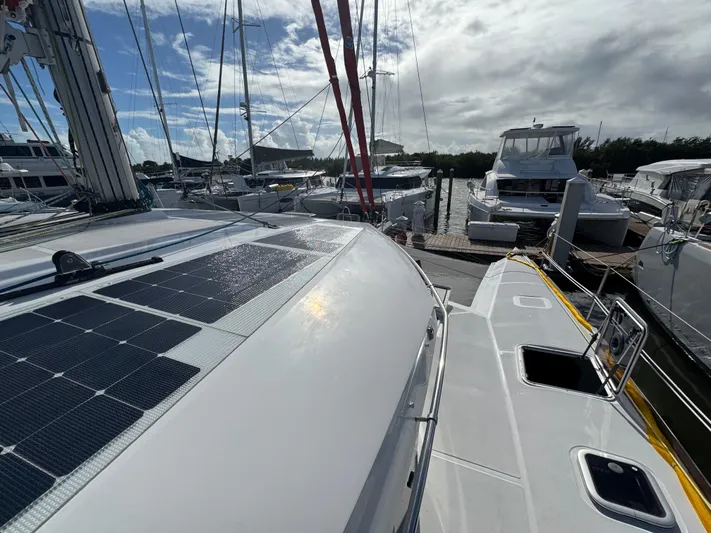 Encantado Yacht Photos Pics 