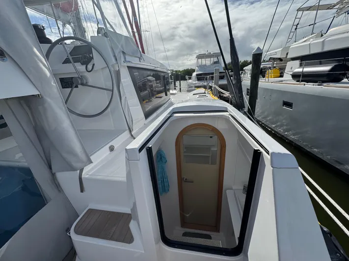 Encantado Yacht Photos Pics 