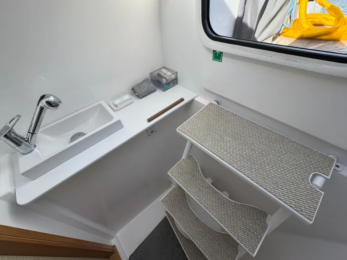 Encantado Yacht Photos Pics 