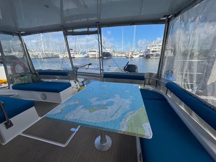 Encantado Yacht Photos Pics 