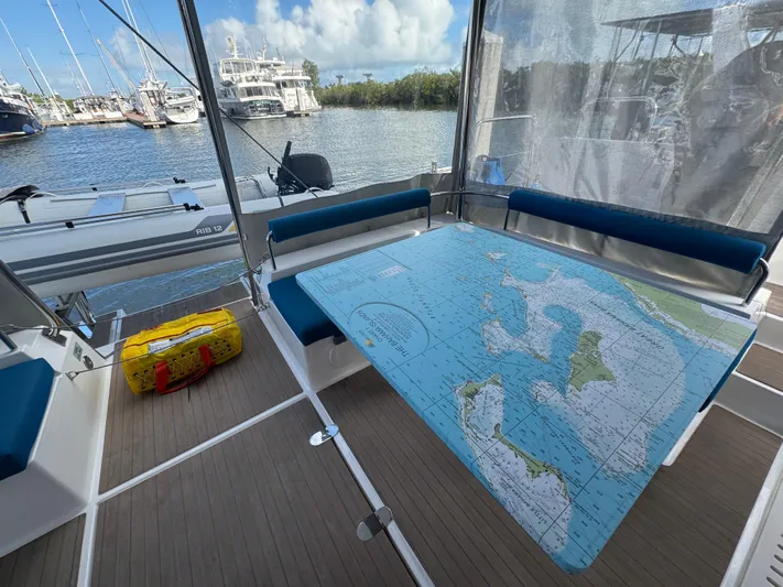 Encantado Yacht Photos Pics 