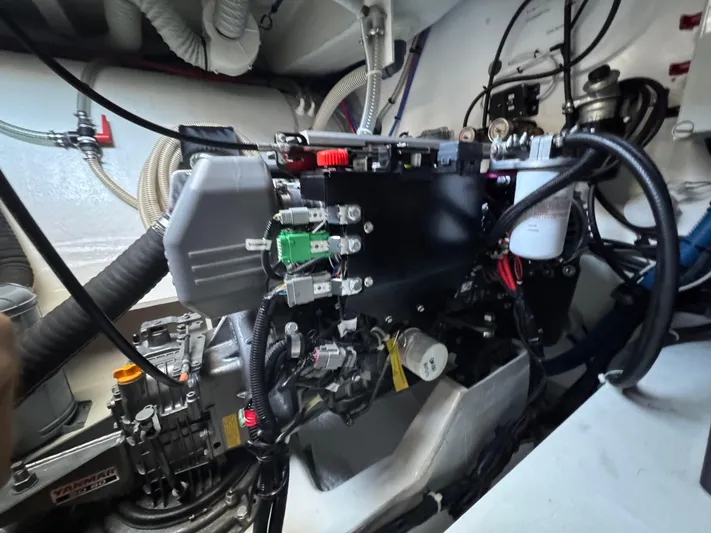 Encantado Yacht Photos Pics 