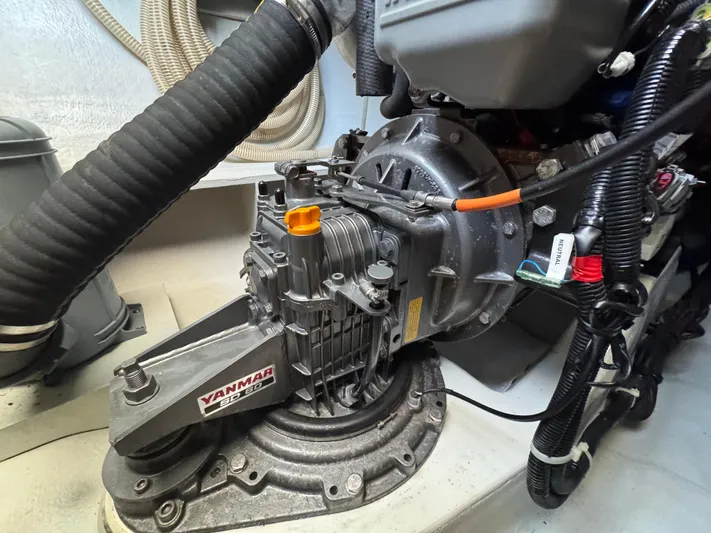 Encantado Yacht Photos Pics 