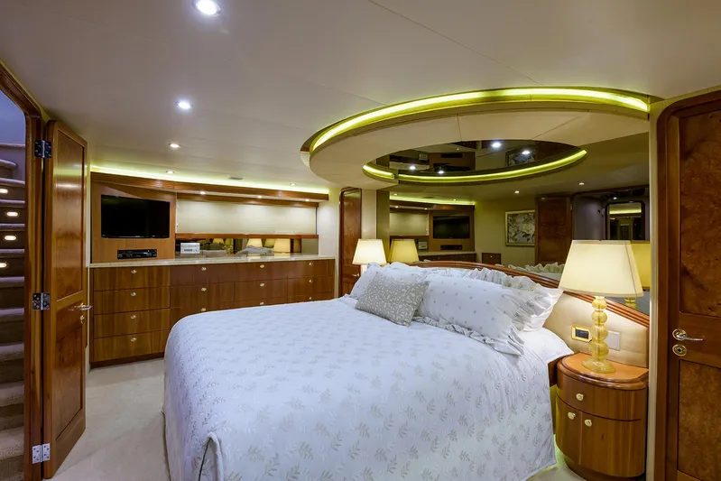 My Girl Yacht Photos Pics Westport 95 - My Girl - Master Stateroom