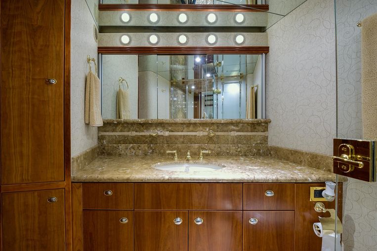 2001-95-westport-raised-pilothouse-motor-yacht
