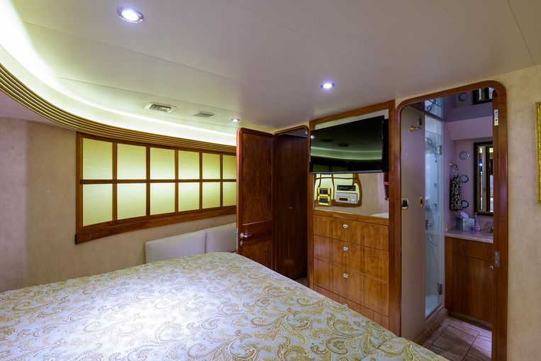 2001-95-westport-raised-pilothouse-motor-yacht