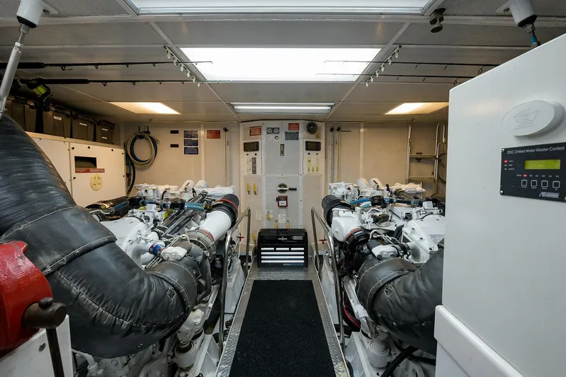 My Girl Yacht Photos Pics Westport 95 - My Girl - Engine Room