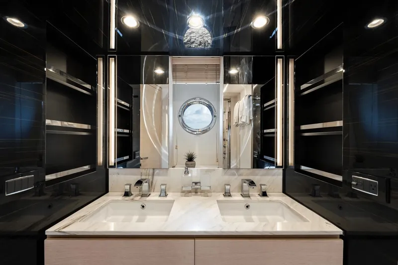 Ciao Bella Yacht Photos Pics 