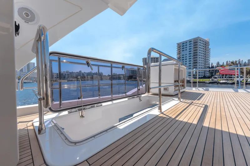 Ciao Bella Yacht Photos Pics 