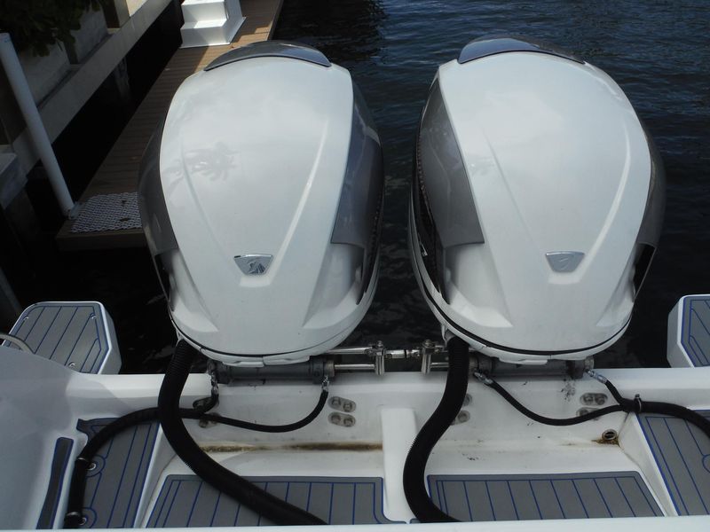 2015 Intrepid 400 Center Console