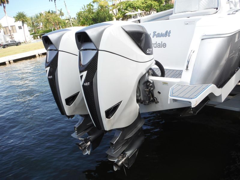 2015 Intrepid 400 Center Console