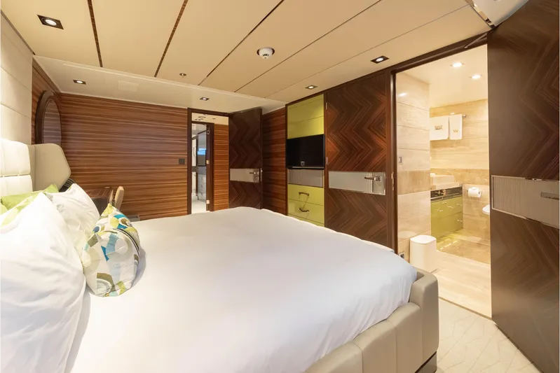 Superyacht W Yacht Photos Pics Luxurious bedroom interior on 2013 Feadship motor yacht with ensuite bathroom.