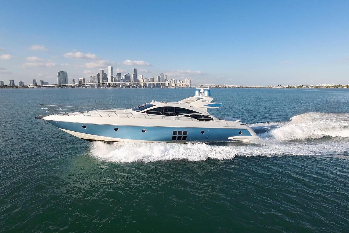 2006 Azimut 68 