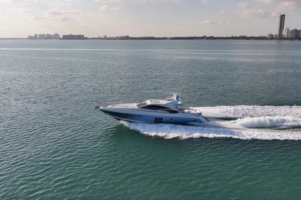 2006 Azimut 68 