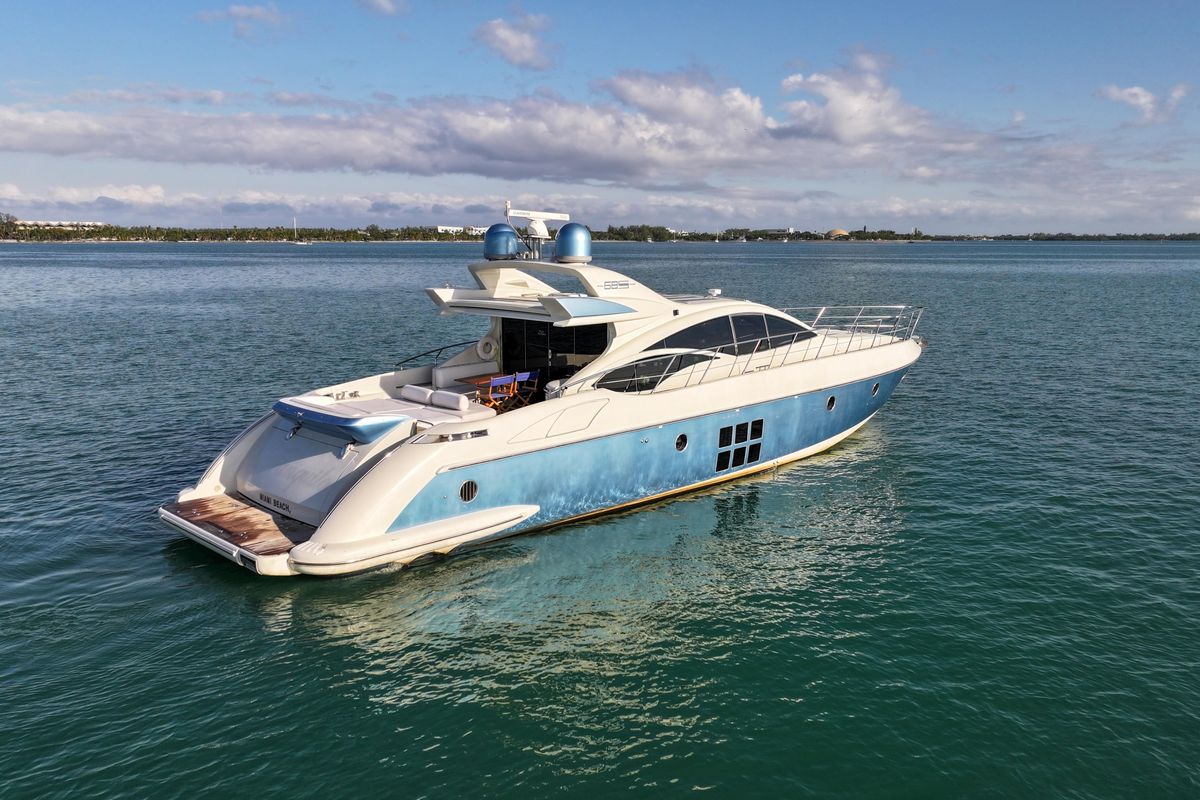 2006 Azimut 68 