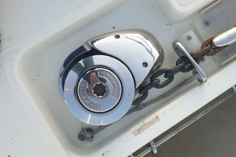 Amarsi Yacht Photos Pics 2023 Prestige 520 yacht anchor windlass system with chain detail.