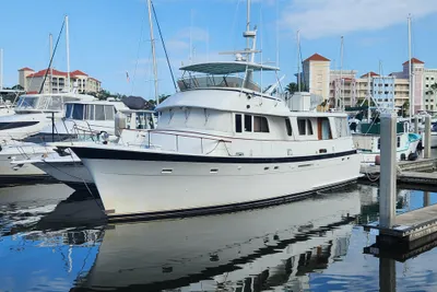 Hatteras 58 Long Range Cruiser